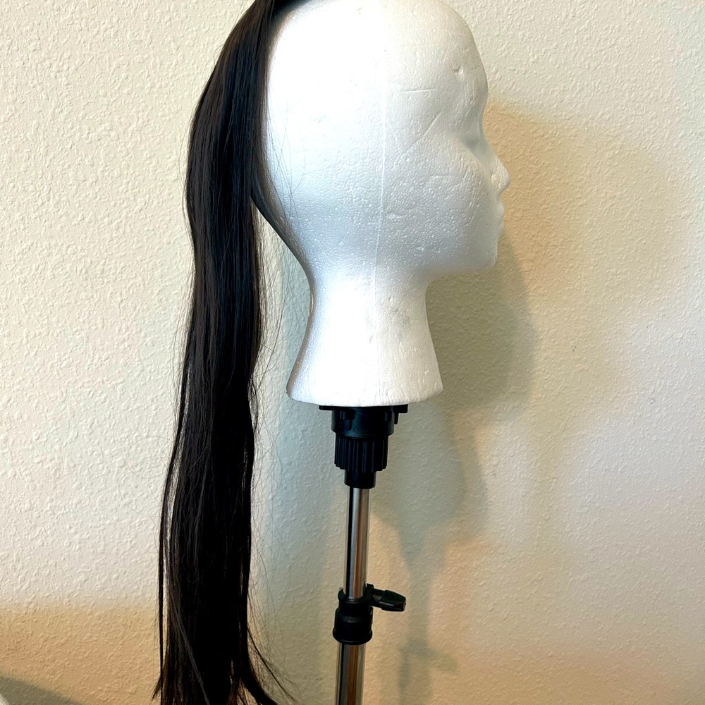 Clip in ponytail